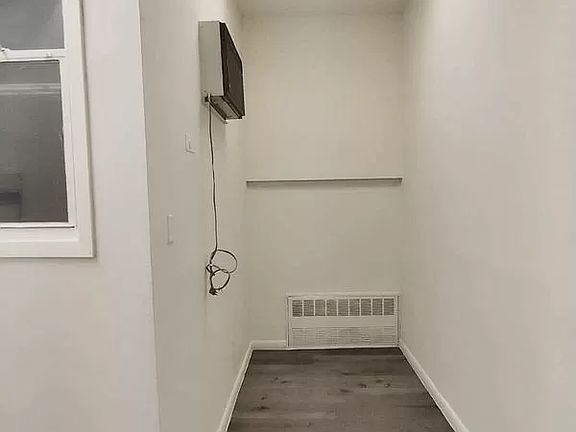3rd image of 259 Elizabeth St #D