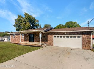620 Medaris St, Clinton, TN 37716