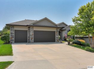 19007 Cuming Cir, Elkhorn, NE 68022