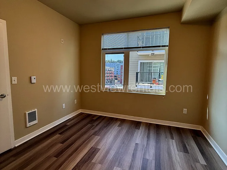 200 E Maple St — Photo 190
