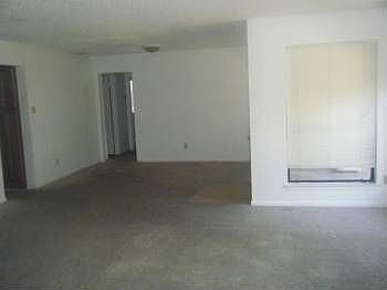 Building Photo 4