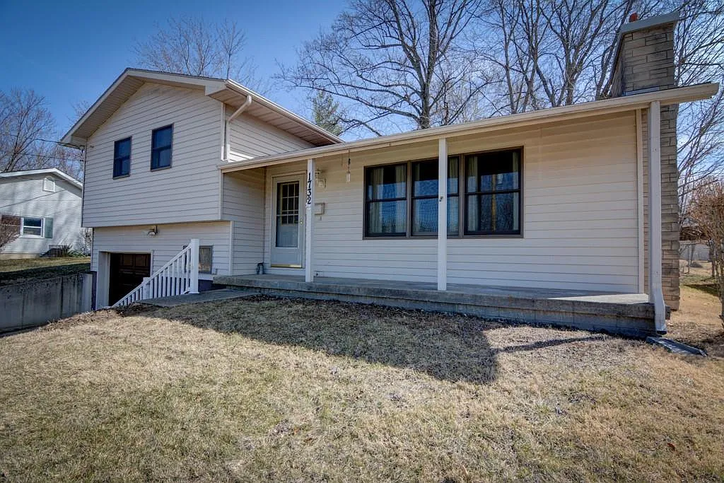 1732 Hunt Ct photo 1