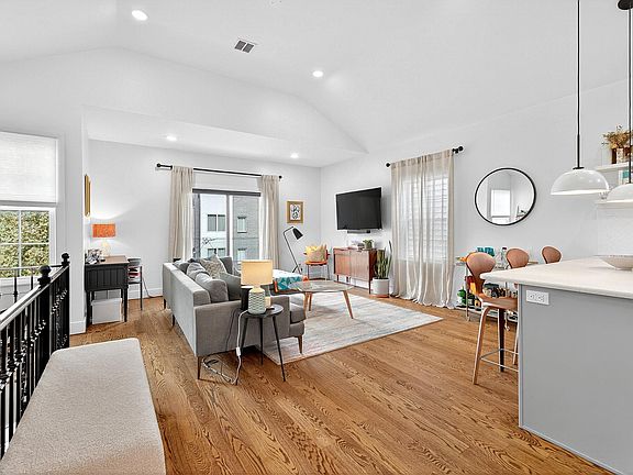 4th image of 113 Zabriskie St #2-A