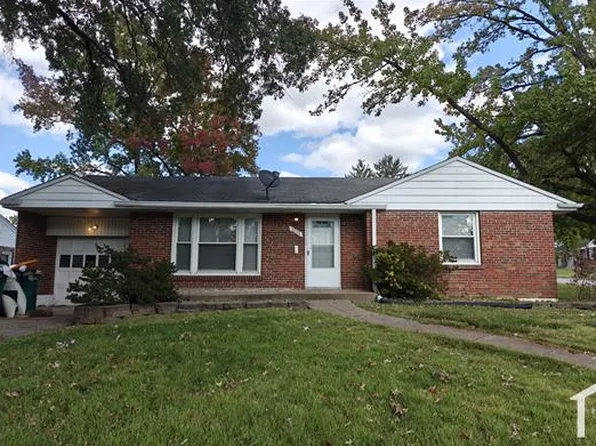 1201 La Rue Ct, Saint Louis, MO 63137