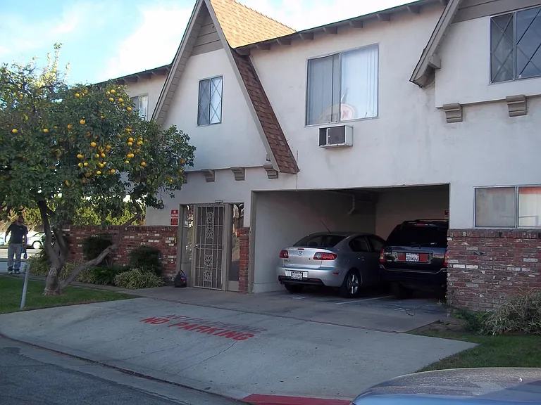 5929 Laurel Canyon Blvd #8 — Photo 16