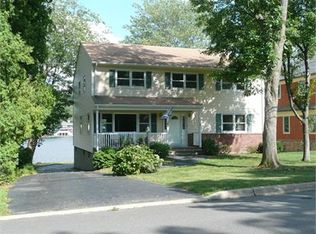 90 Lake Dr W, Wayne, NJ 07470
