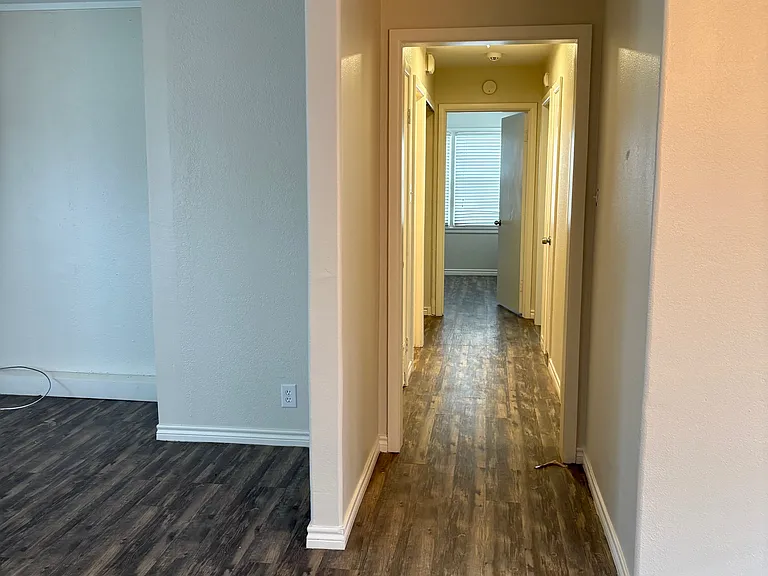 3501 N 10th St — Photo 9
