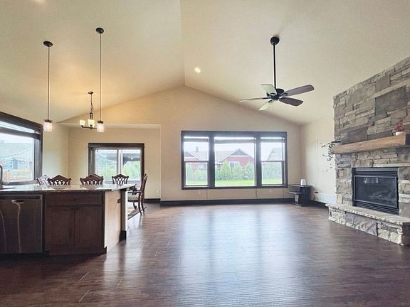2nd image of 378 Ramshorn Peak Ln