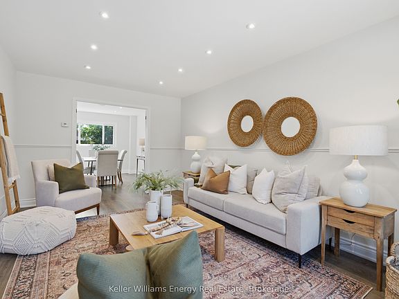 4th image of 21 Rotherglen Rd N