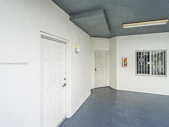 4th image of 2210 NW 34th St APT 202