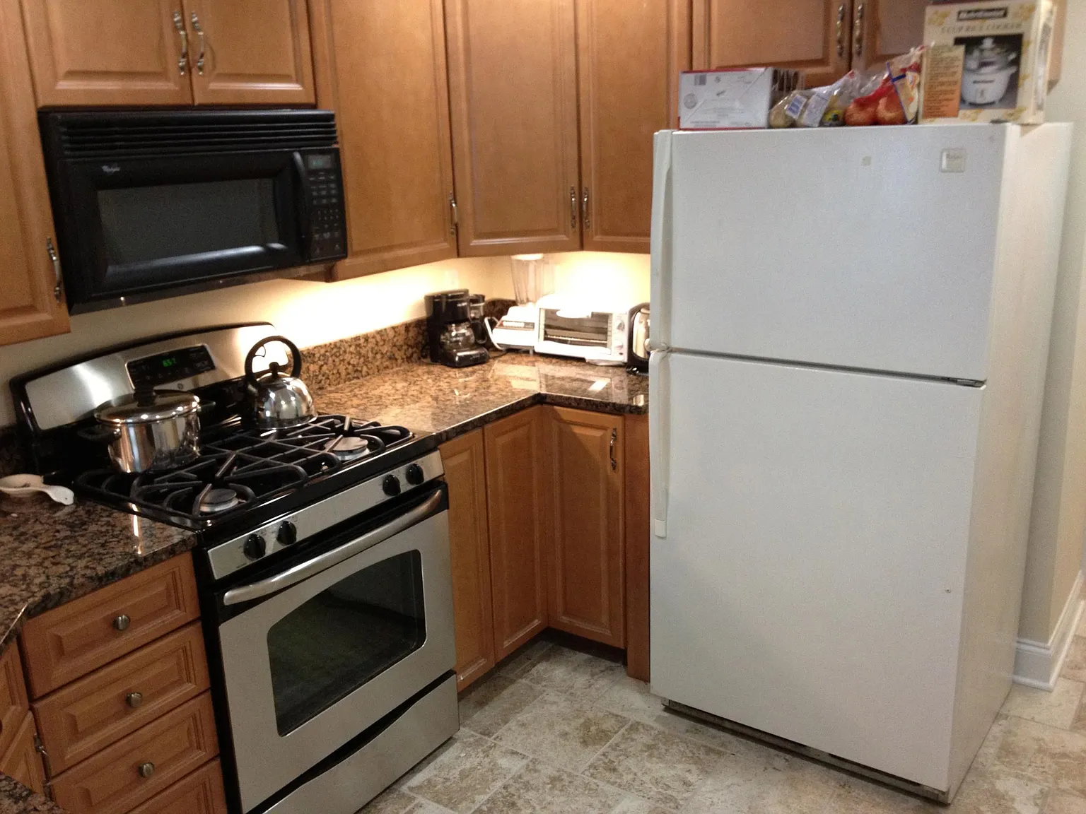 4 bed, 200 sqft, $700 — Photo 2