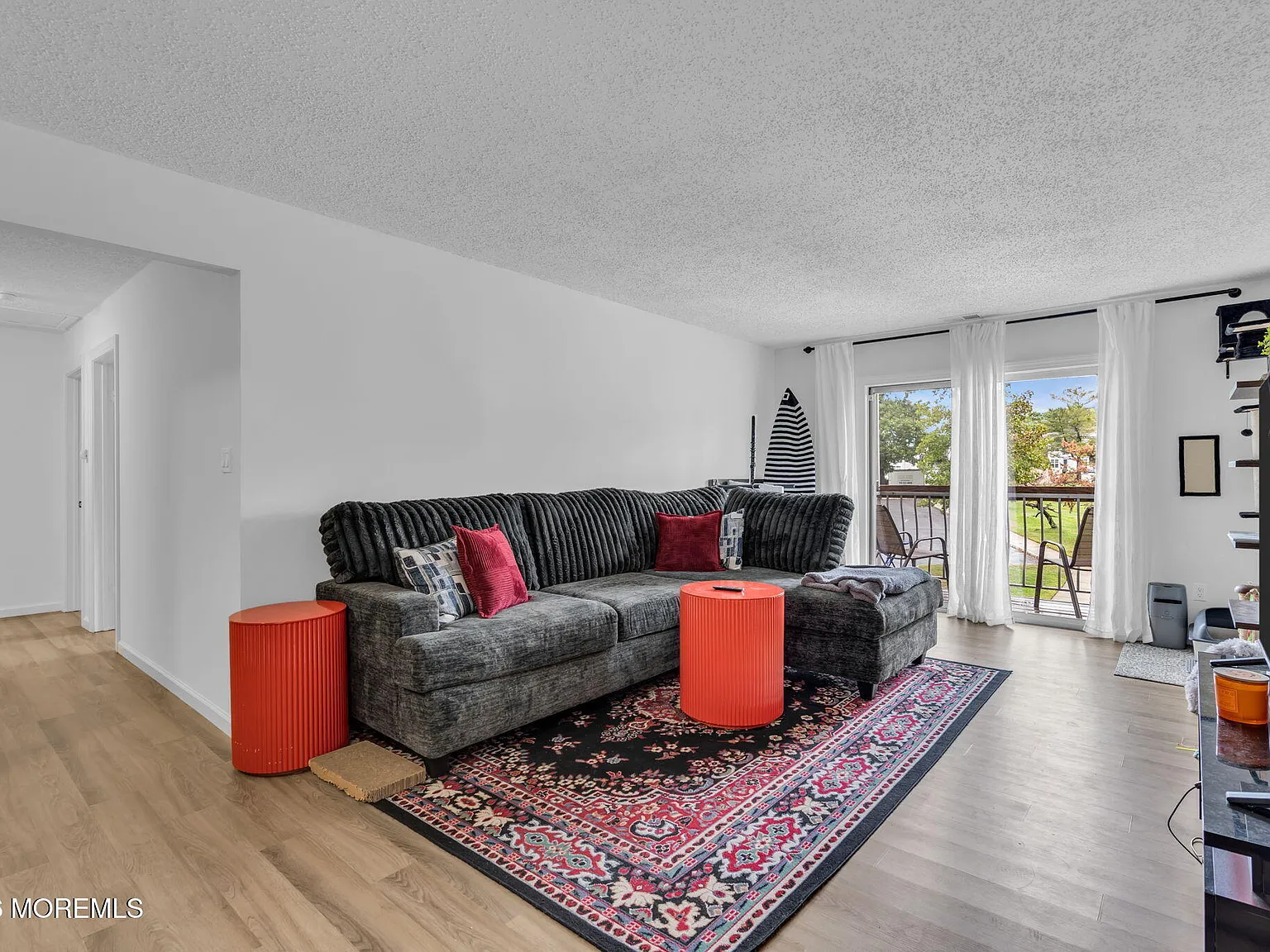 2 bed, 945 sqft, $2,850 — Photo 2