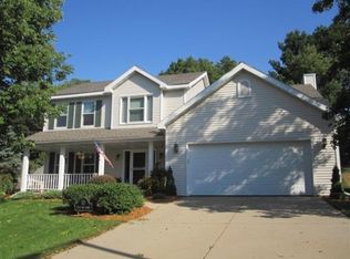 10 Maple Run Ct, Madison, WI 53719