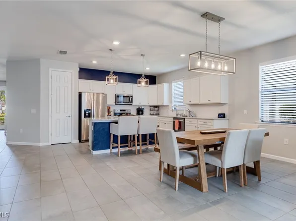 16000 Palmetto Prairie Dr, Alva, FL 33920