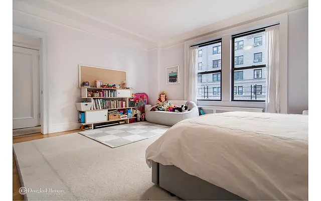 Rented by Douglas Elliman | media 23