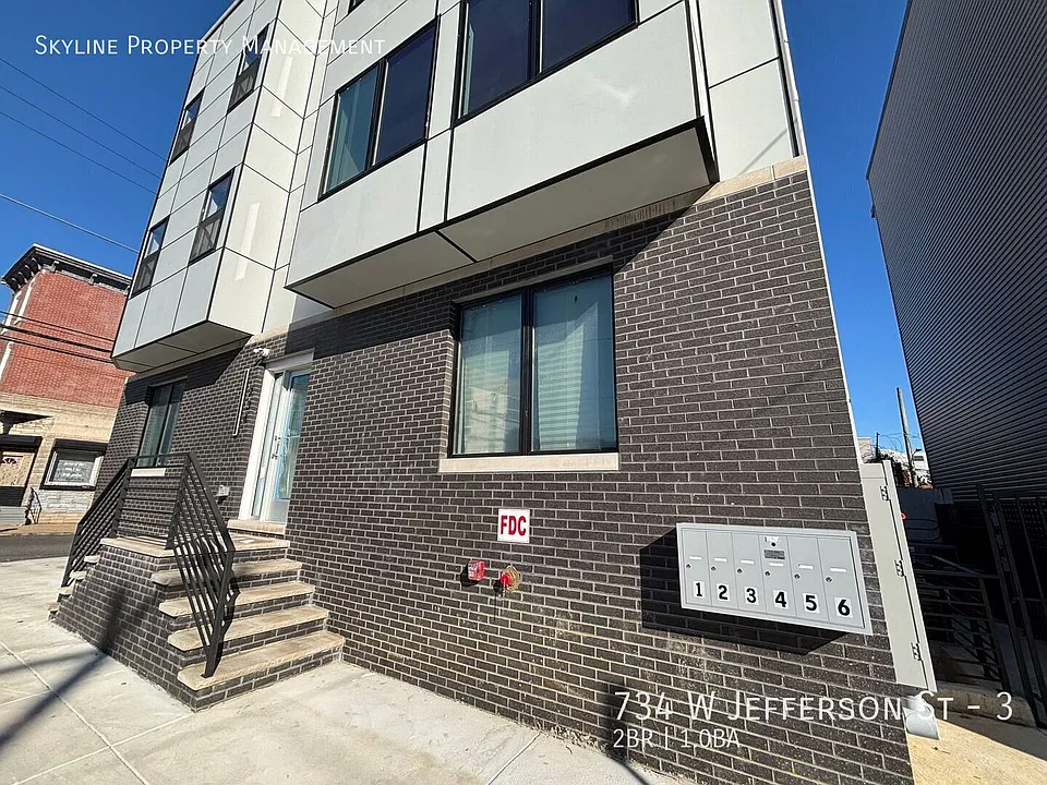 734 W Jefferson St #3