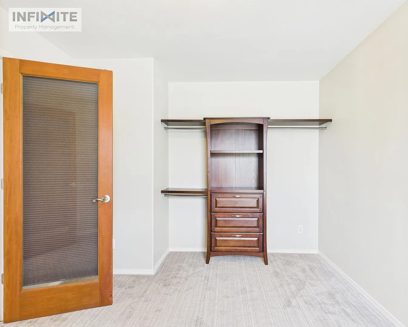 Bright & Spacious 3-Bedroom Apartment — Photo 3