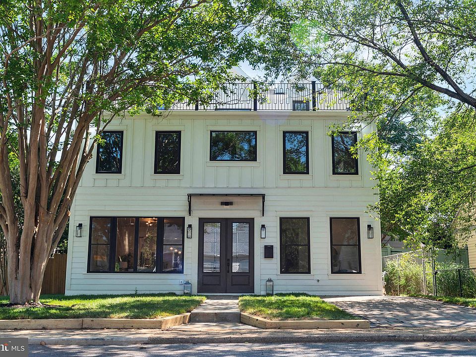 1st image of 101 Roosevelt Ct