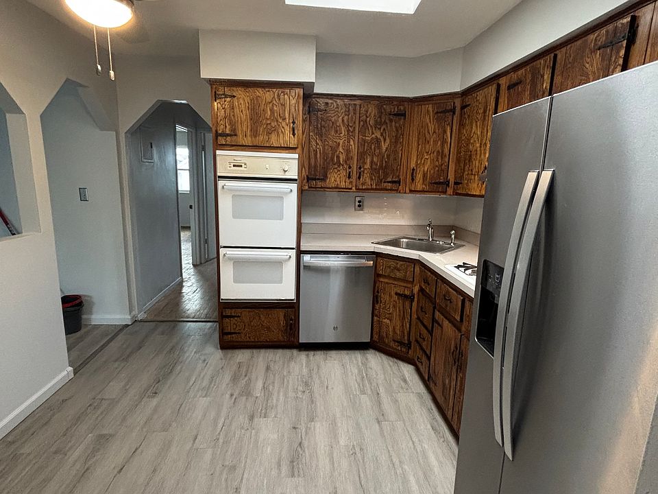 1st image of 16 Leona St Floor 2