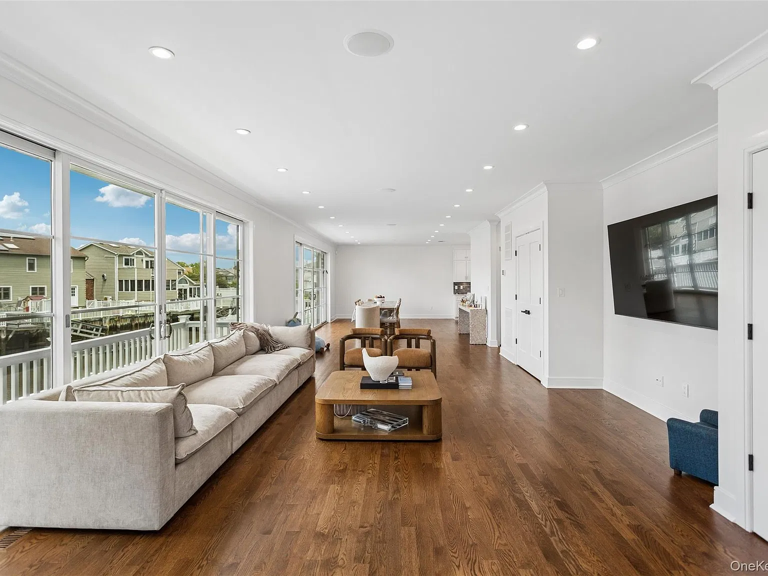 4 bed, 2.5 bath, 2906 sqft, $6,900 — Photo 3