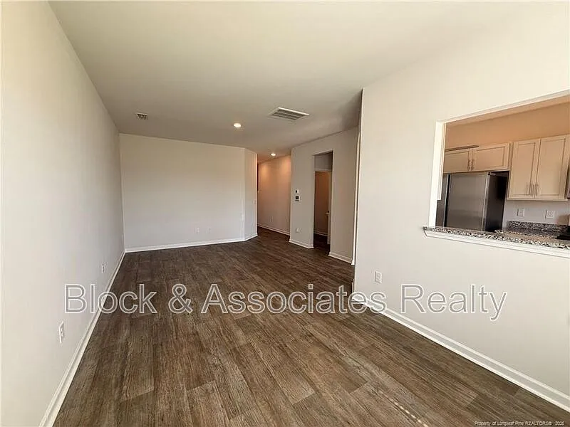 3 bed, 2.5 bath, $1,650 — Photo 3