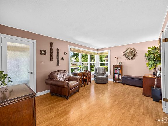 2nd image of 3419 Campbell St