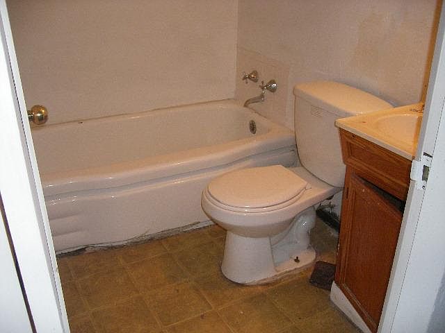 1st image of 10069 Earl Dr