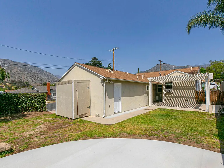 10929 Whitegate Ave — Photo 40