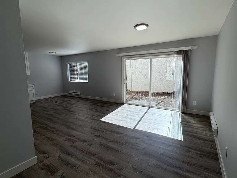 Silicon Valley Apartments — Photo 42