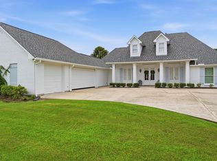17628 Lake Vista Dr, Greenwell Springs, LA 70739