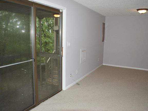 4th image of 3367 Londonderry Ln