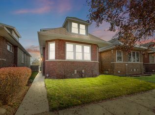 11621 S Hale Ave, Chicago, IL 60643