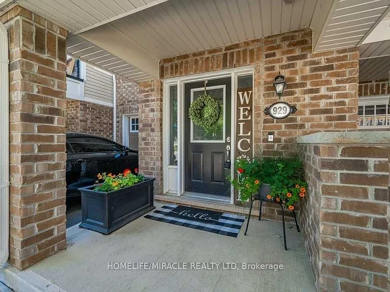 929 Apple Hill Ln — Photo 2