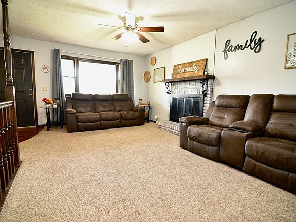 4th image of 412 Laura St
