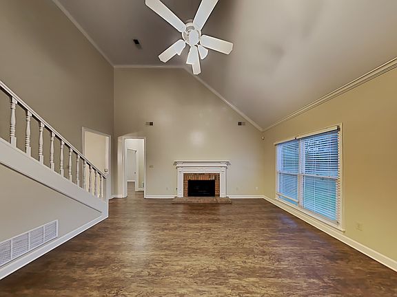 2nd image of 1625 Wayside Cv