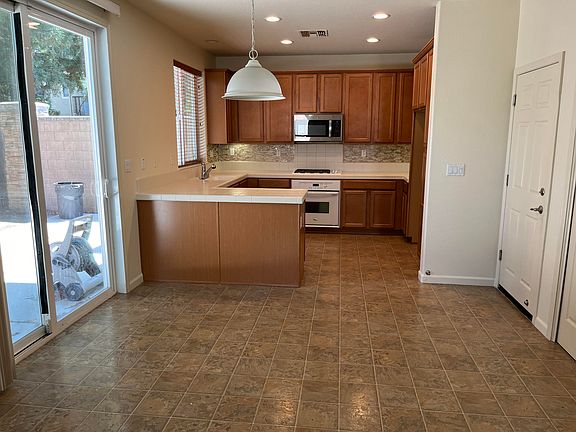 3rd image of 3350 Soda Way