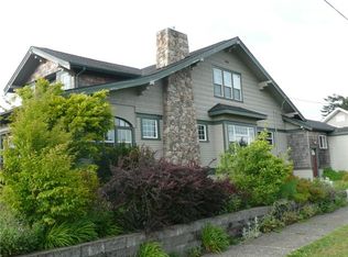 305 12th St, Raymond, WA 98577