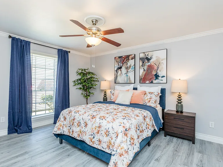 La Estancia Apartments — Photo 20
