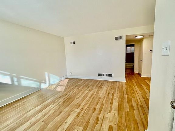 2nd image of 5525 E 36th Ave #5505