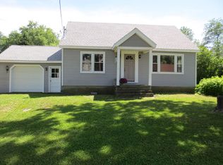 1365 Aquetuck Rd, Ravena, NY 12143