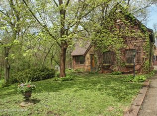 1740 Grove St, Glenview, IL 60025