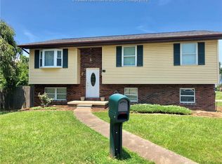 19 Cactus Ln, Hurricane, WV 25526