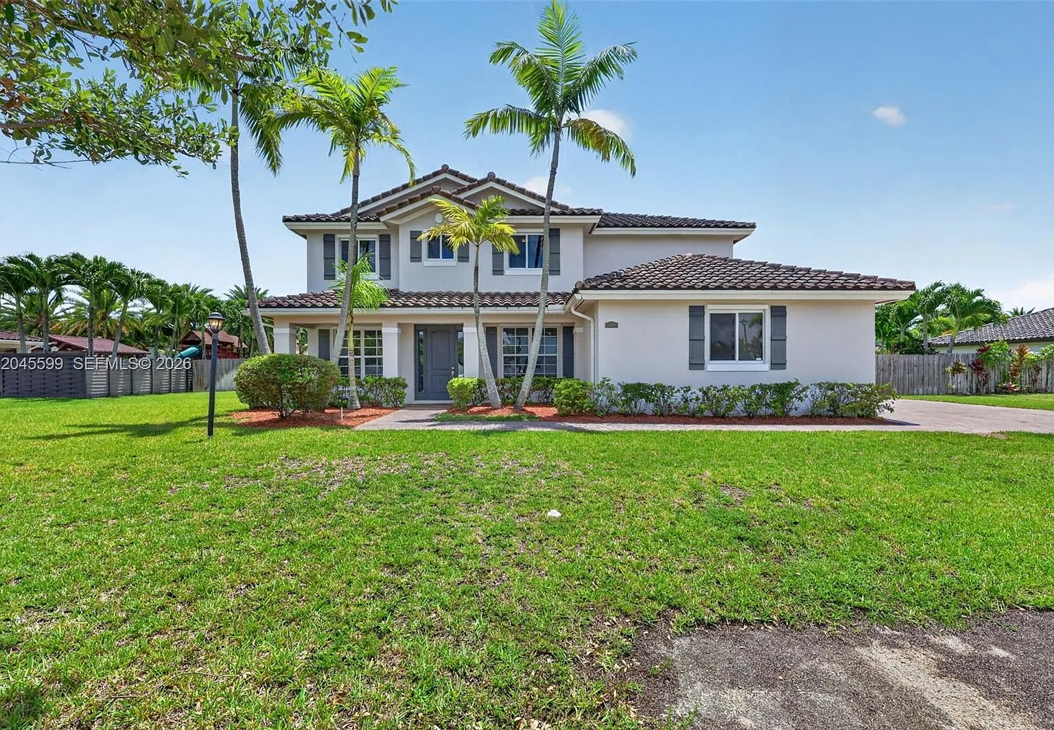 5 bed, 3116 sqft, $4,850 — Photo 1