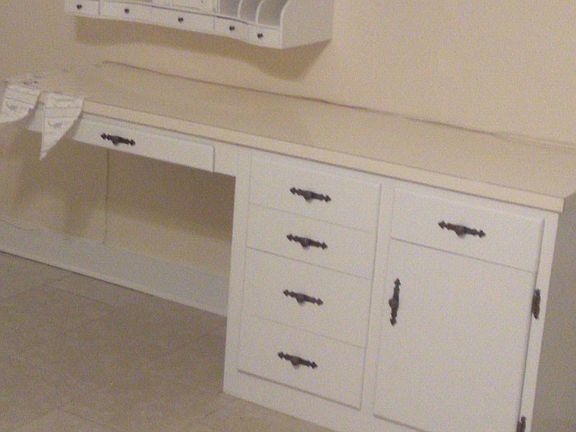 Built-in desk in kitchen