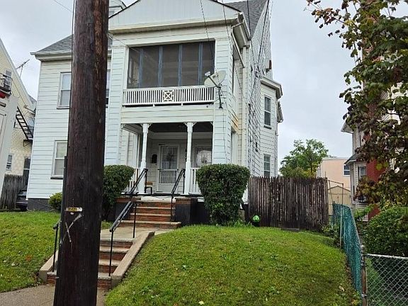 2nd image of 415-417 15Th Ave
