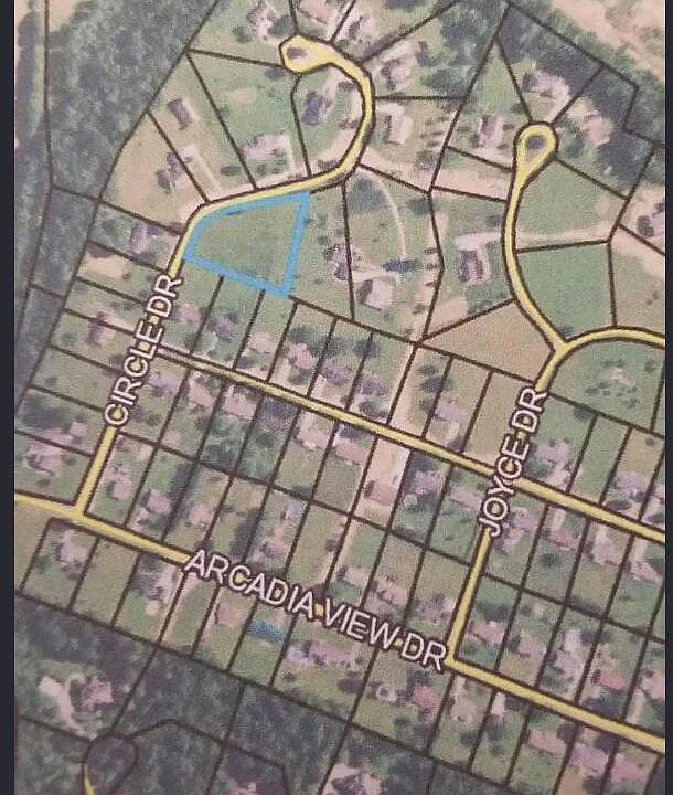 2nd image of 13 Circle Dr
