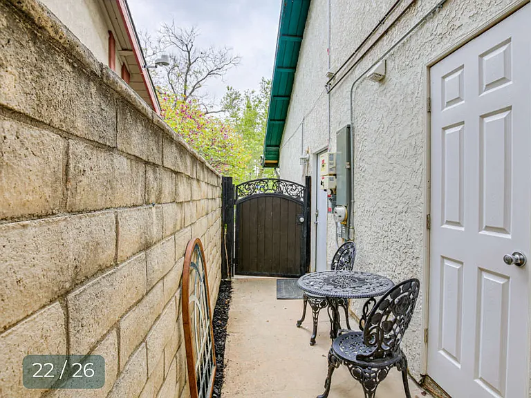 8101 E Woodsboro Ave — Photo 38