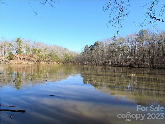 3rd image of 1068 Rocky Cove Ln