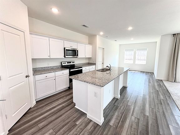 4th image of 8400 Hawkview Dr