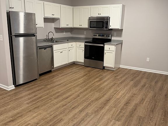 3rd image of 115 Jefferson St #115